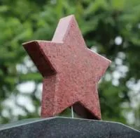 Гранитная звезда на памятник героям ВОВ в Карабаше (518406)
