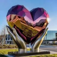 Скульптурная композиция сердце в ладонях (518273) монтаж арт-объект  в Карабаше